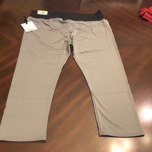 NWT Size Large Emprella Yoga Capris